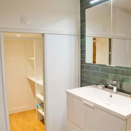 아파트 Gabrielle - Authentic Loft Saint-germain Luxembourg Courtyard 파리